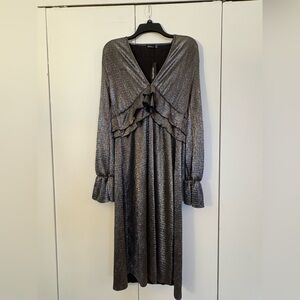 Boohoo Long Sleeve Metallic Silver Midi Dress US 10 NEW NWT